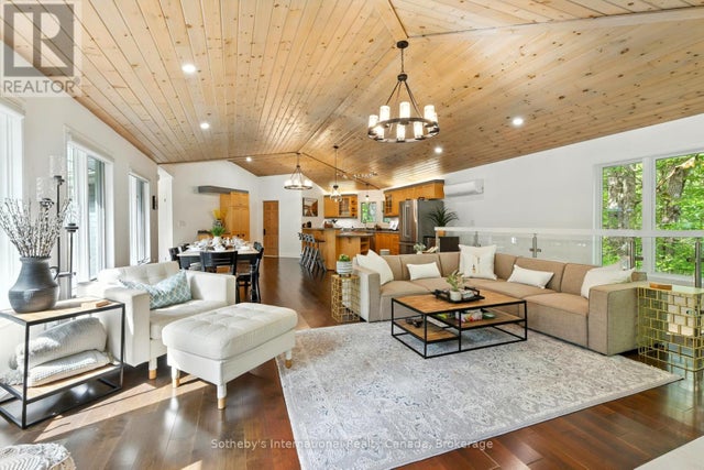 1060 North Kahshe Lake Road, Gravenhurst (morrison)