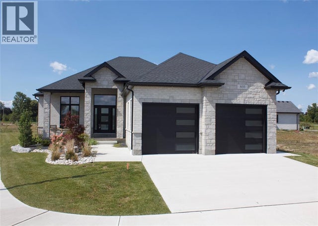 835 Magnolia Lane, Sarnia