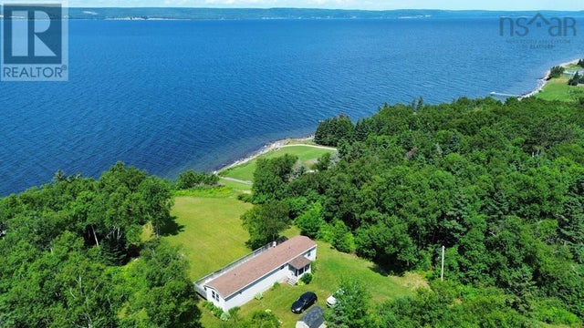 8934 East Bay Highway, Middle Cape