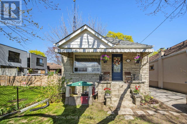 217 Alderbrae Avenue, Toronto (alderwood)