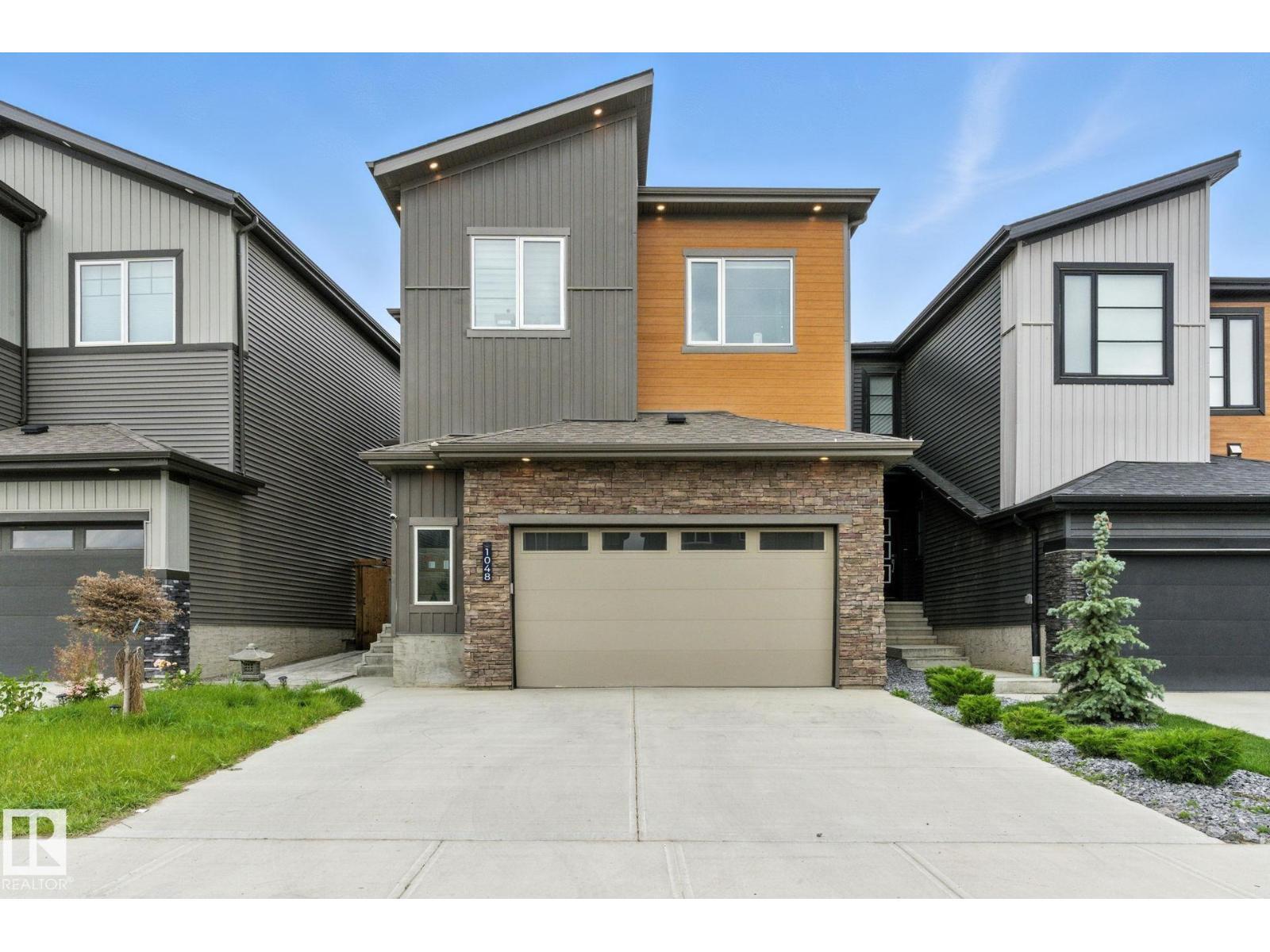1048 Goldfinch Wy Nw, Edmonton