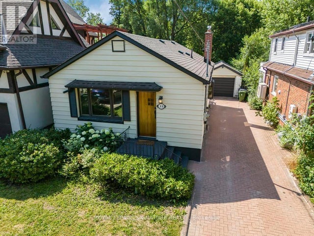 33 Ash Crescent, Toronto (long Branch)