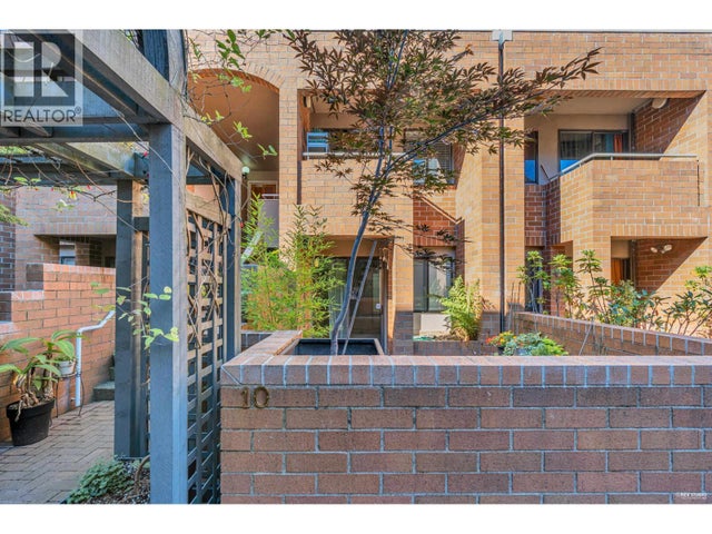 10 744 W 7th Avenue, Vancouver