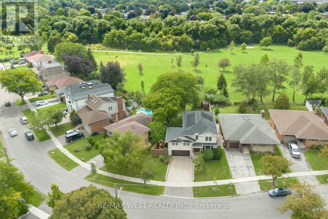 130 Saturn Road, Toronto (markland Wood)