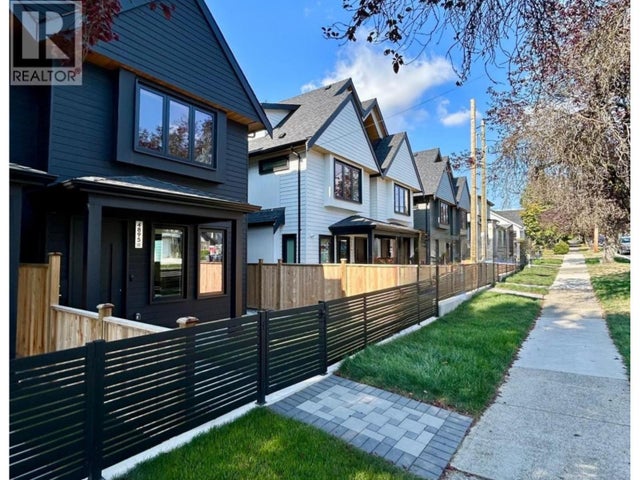 1 4895 Moss Street, Vancouver