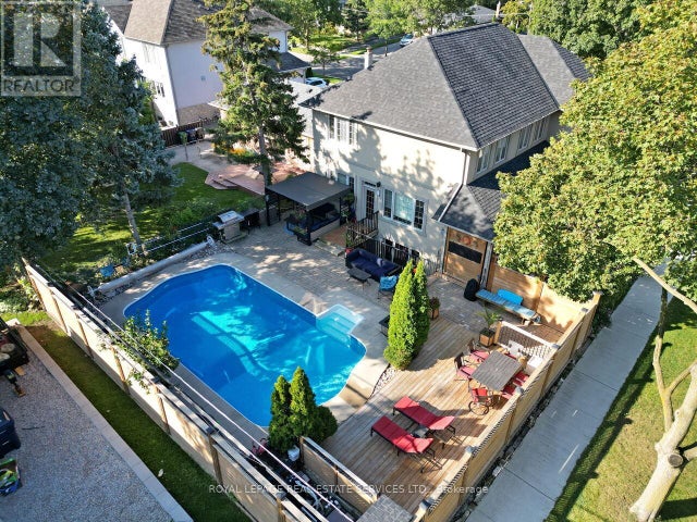 37 Maydolph Road, Toronto (islington-City Centre West)