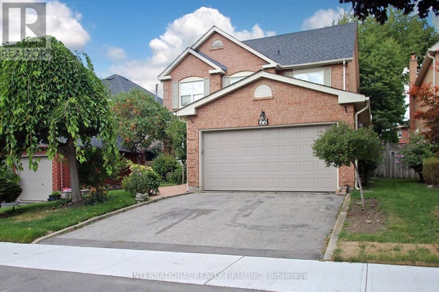 22 Larkin Avenue, Markham (markham Village)