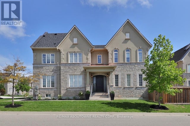 2163 Vineland Crescent, Oakville (ro River Oaks)