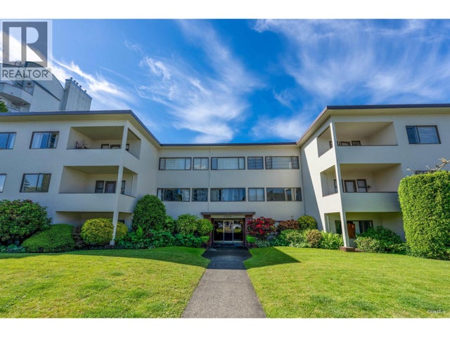 105 2250 W 43rd Avenue, Vancouver