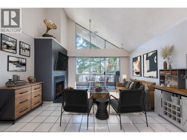 302 932 Robinson Street, Coquitlam