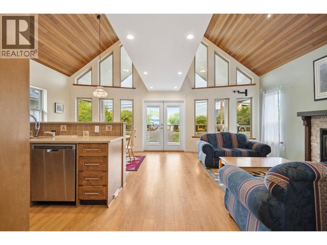 4394 W River Road, Delta