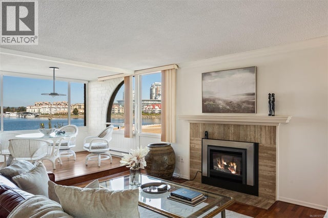 201 640 Montreal St, Victoria