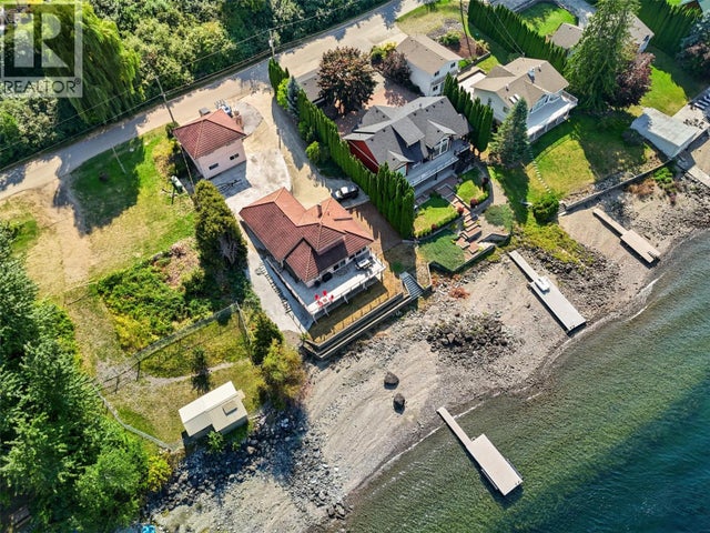 4071 Reid Road, South Shuswap