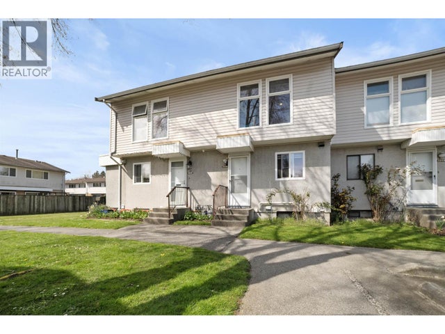 2 3558 E 49th Avenue, Vancouver