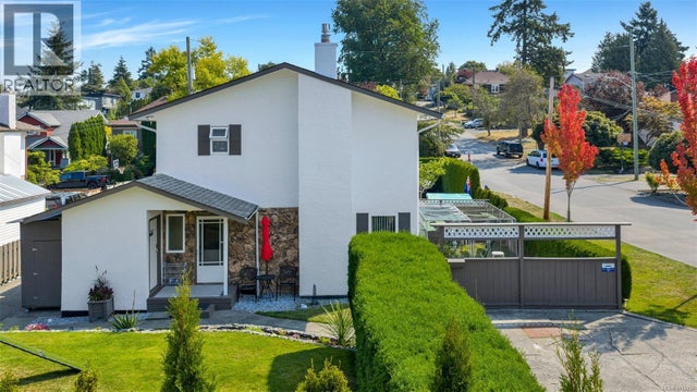 920 Agnes St, Esquimalt