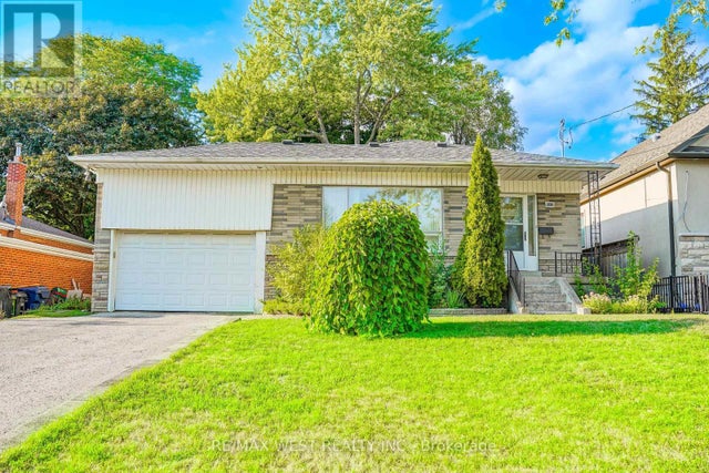 208 Park Home Avenue, Toronto (willowdale West)