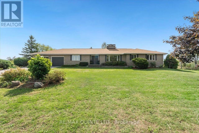 737 County Road 18 Road, Prince Edward County (athol Ward)