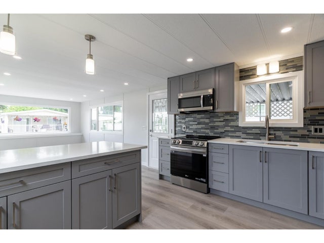 224 1840 160 Street, Surrey