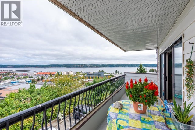 203 907 Cedar St, Campbell River