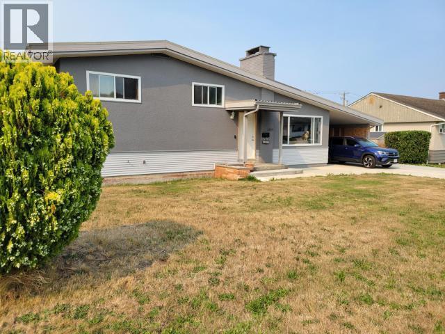 4029 Joyce Ave, Powell River