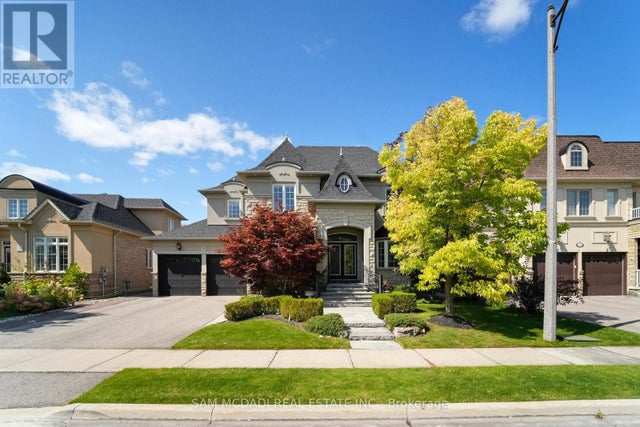 11 Louvre Circle, Brampton (vales Of Castlemore North)