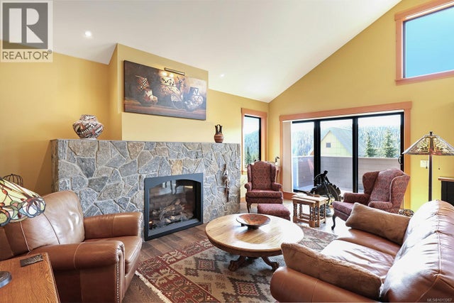 890 Cruikshank Ridge, Courtenay