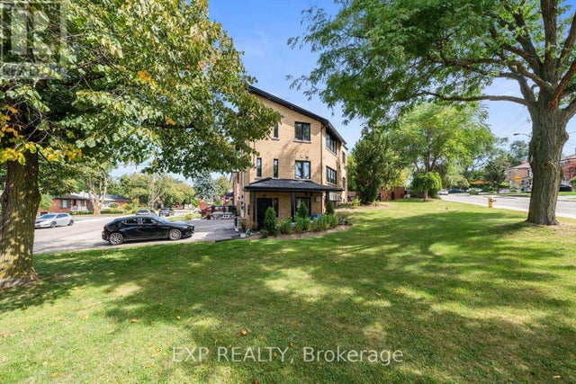 5 Brendwin Road, Toronto (rockcliffe-Smythe)