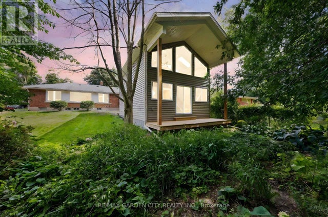 34 Kenworth Drive, St. Catharines (carlton/bunting)