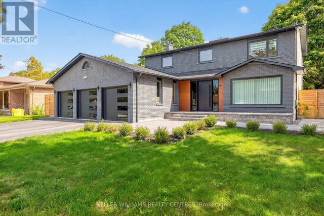 1 Rosegarden Crescent, Richmond Hill (oak Ridges)