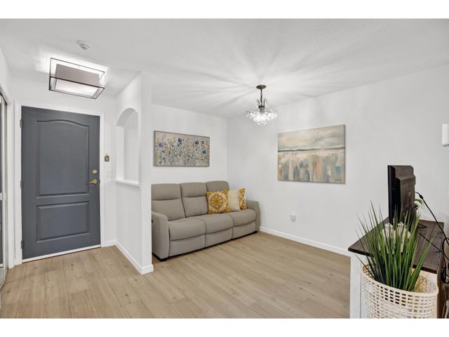 204 15298 20 Avenue, Surrey