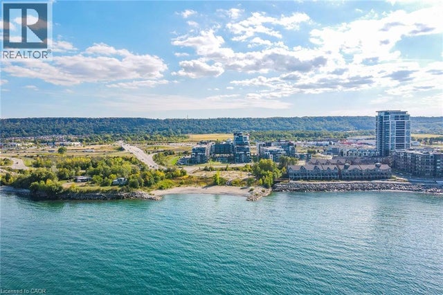 16 Concord Place Unit# 402, Grimsby