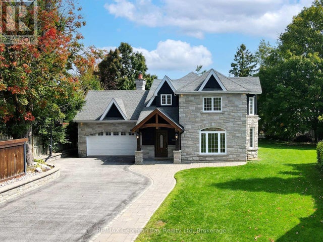 105 Duckworth Street, Barrie (codrington)