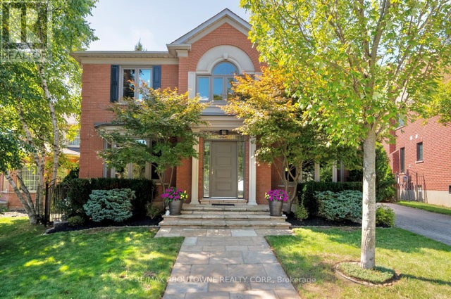 11 Morrison Creek Crescent, Oakville (ro River Oaks)
