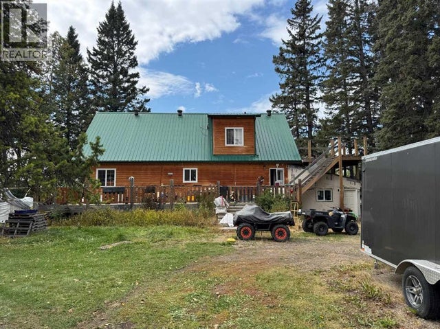 32238 Highway 760, Rural Mountain View County