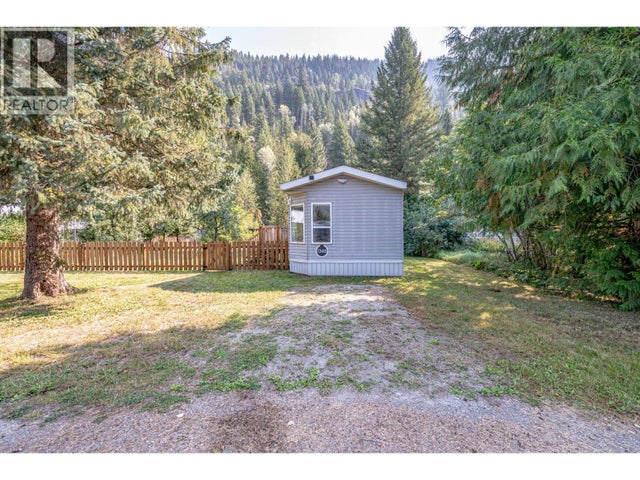 1345 Airport Road, Salmo