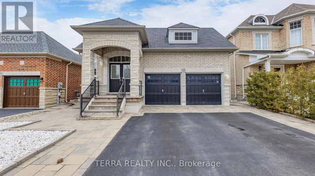 19 Isaiah Drive, Vaughan (vellore Village)