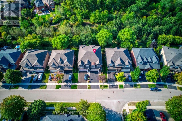 2296 Parkglen Avenue, Oakville (wm Westmount)