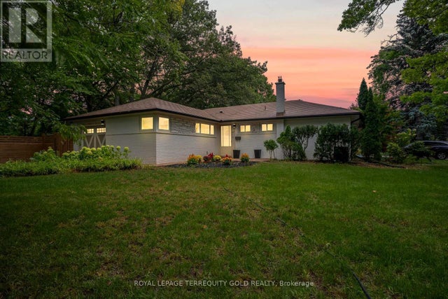 327 River Side Drive, Oakville (co Central)