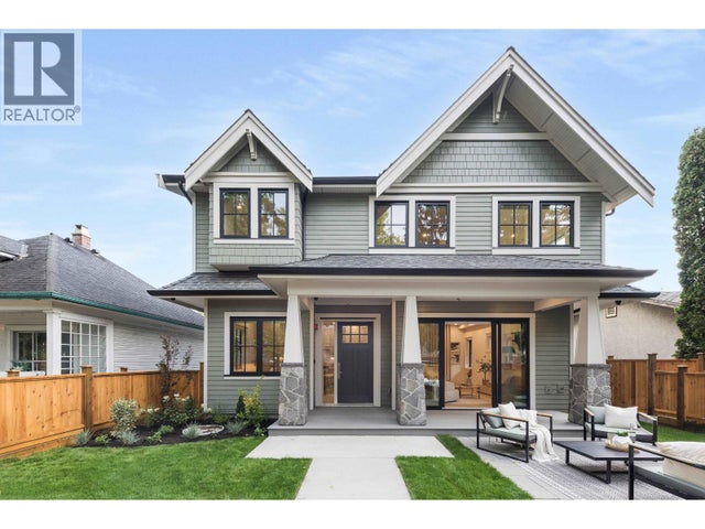 1 2136 E 10 Avenue, Vancouver