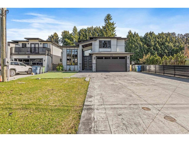 2128 Oakridge Crescent, Abbotsford