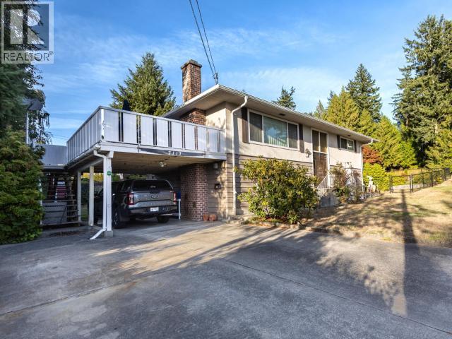 7117 Tahsis Street, Powell River