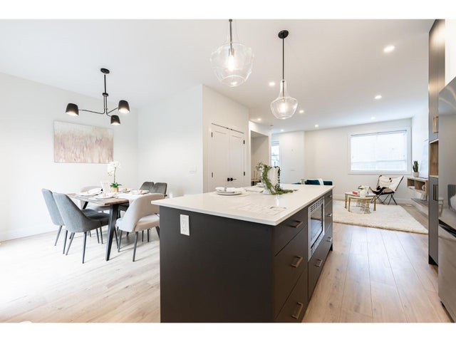 7 16358 23a Avenue, Surrey