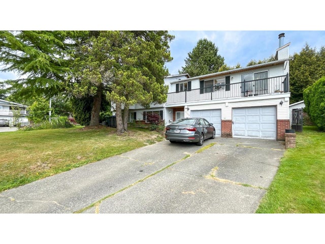 9392 139 Street, Surrey