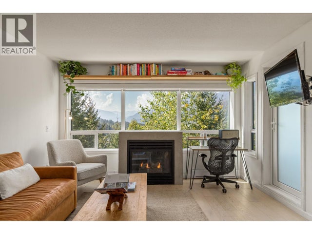 310 2221 Gondola Way, Whistler