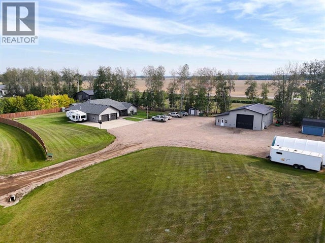 114 Greenwood Bend, La Crete