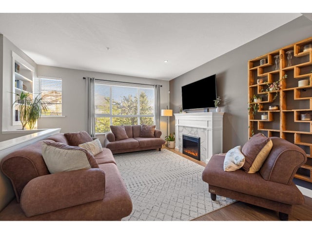 2 7059 210 Street, Langley