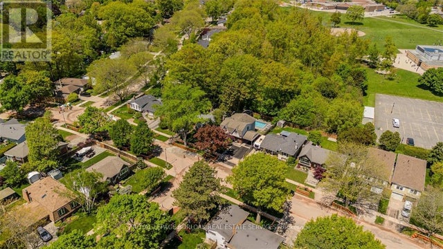 5253 Bromley Road, Burlington (appleby)