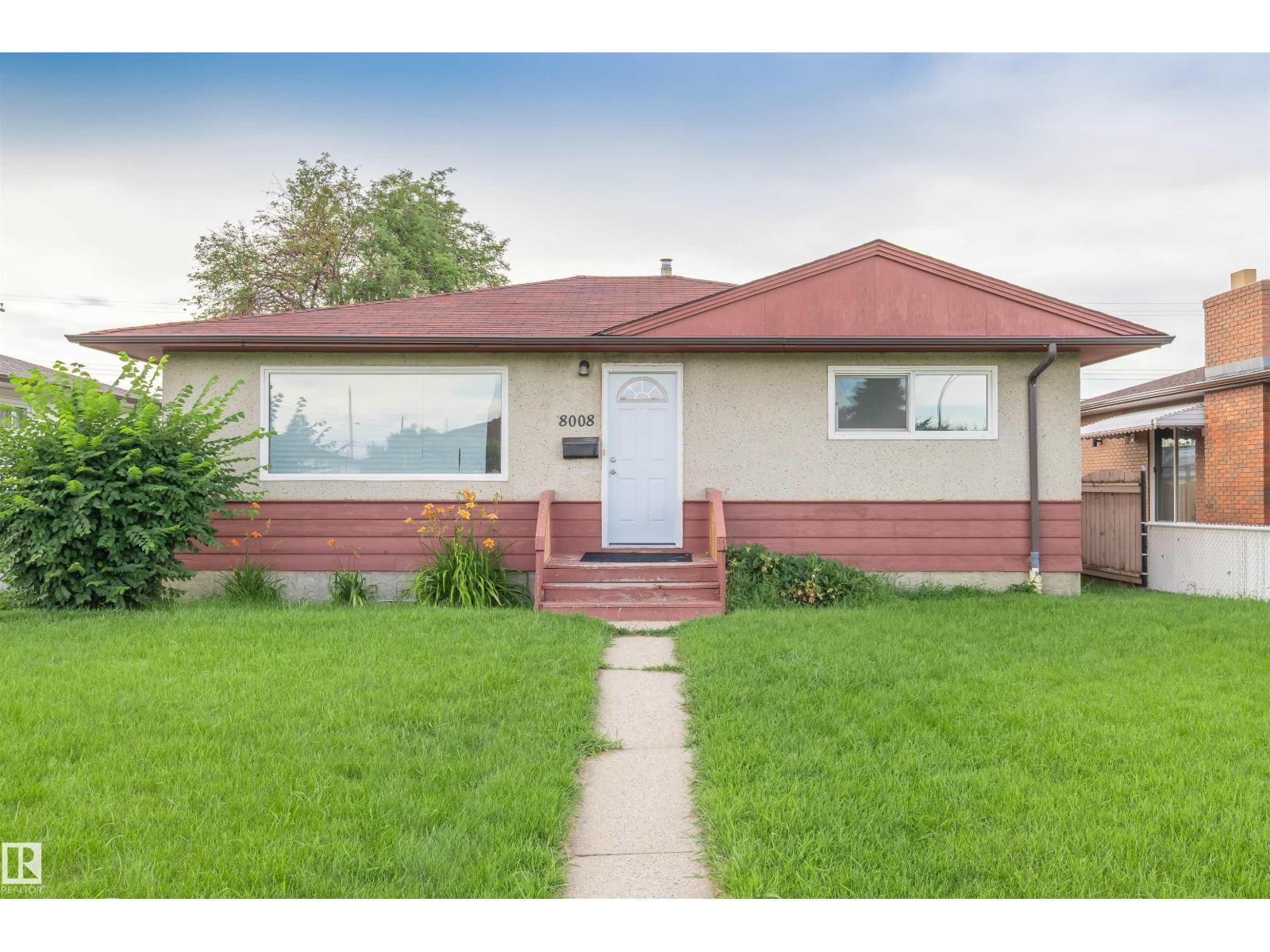 8008 129a Av Nw, Edmonton