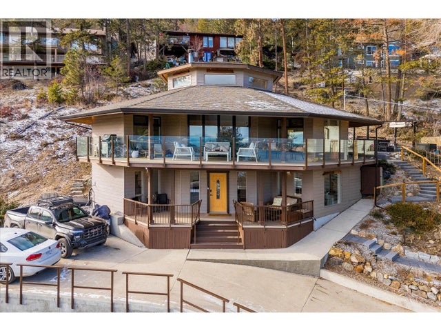 1446 Scott Crescent, West Kelowna