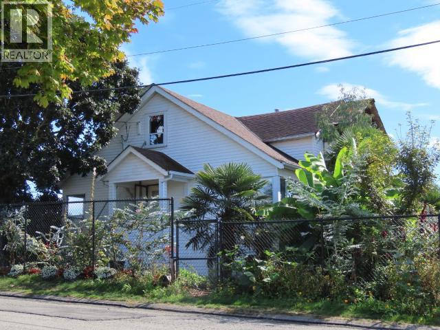 4538 Michigan Ave, Powell River